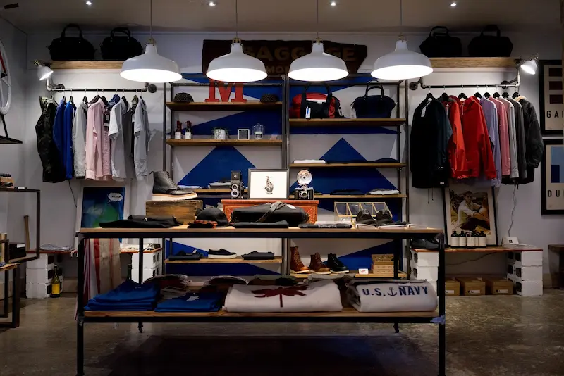 Ménage et entretien professionnel d’un showroom